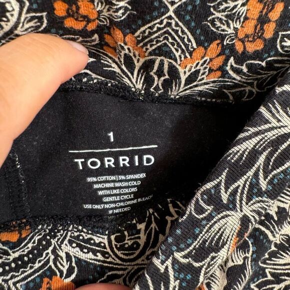 Torrid Black White Orange Floral Henna Fall Pattern Cotton Leggings 1X 14-16 - Picture 5 of 5
